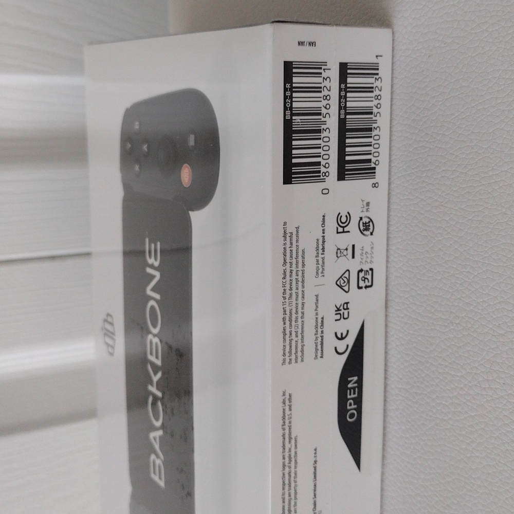 Backbone iPhone Gaming Controller - Picture 7 of 9